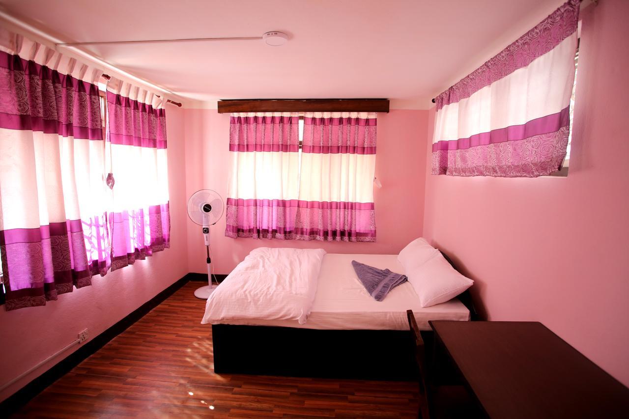 Mitra Garden Inn Katmandu Eksteriør bilde